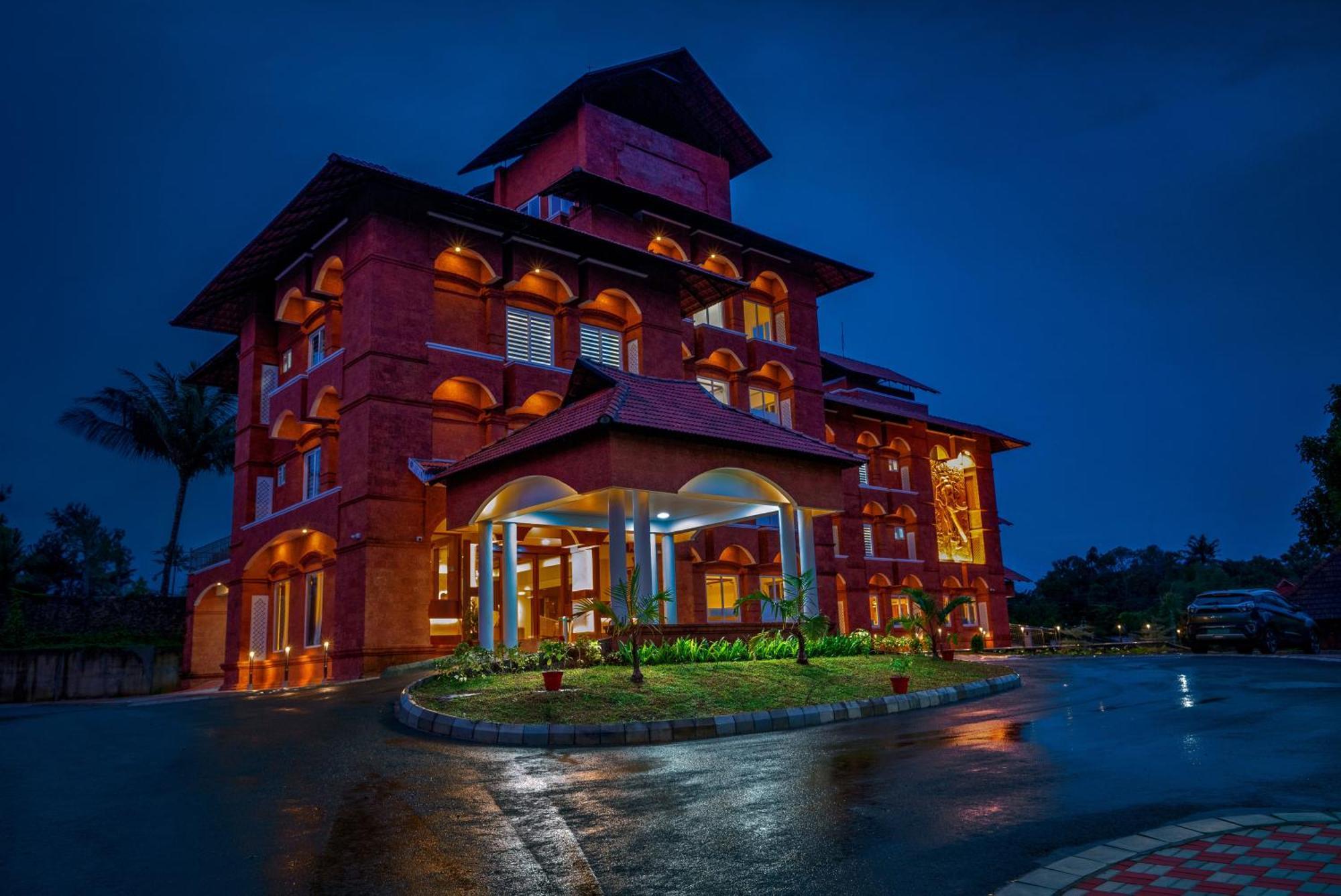 Kumbanad Heritage Hotel Vennikulam Exterior foto