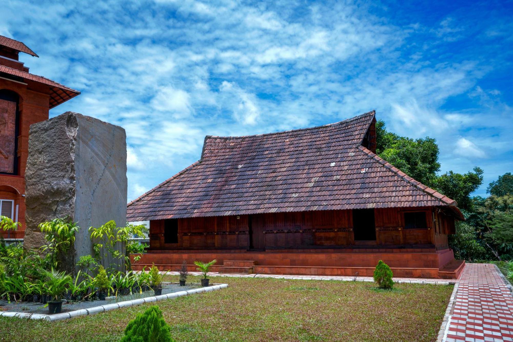 Kumbanad Heritage Hotel Vennikulam Exterior foto